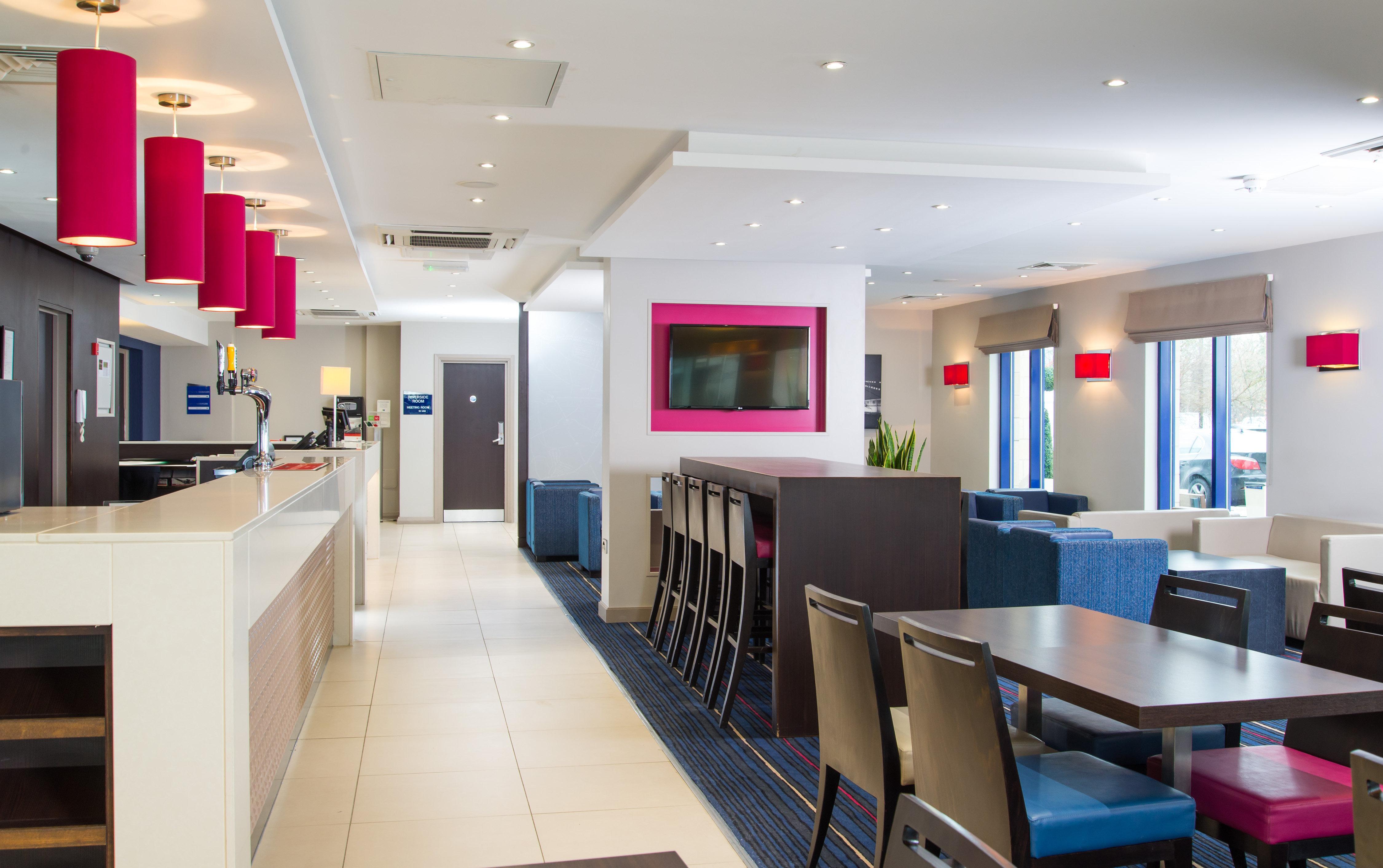 Holiday Inn Express London - Wandsworth, An Ihg Hotel Bagian luar foto