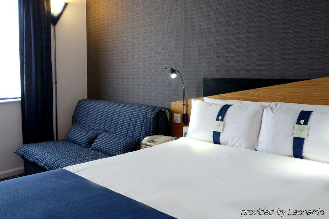 Holiday Inn Express London - Wandsworth, An Ihg Hotel Bagian luar foto